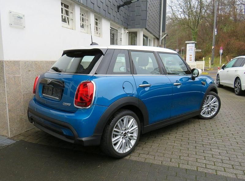 Gebraucht Mini Cooper 136 PS (100 kW) 2024 Blau Kleinwagen