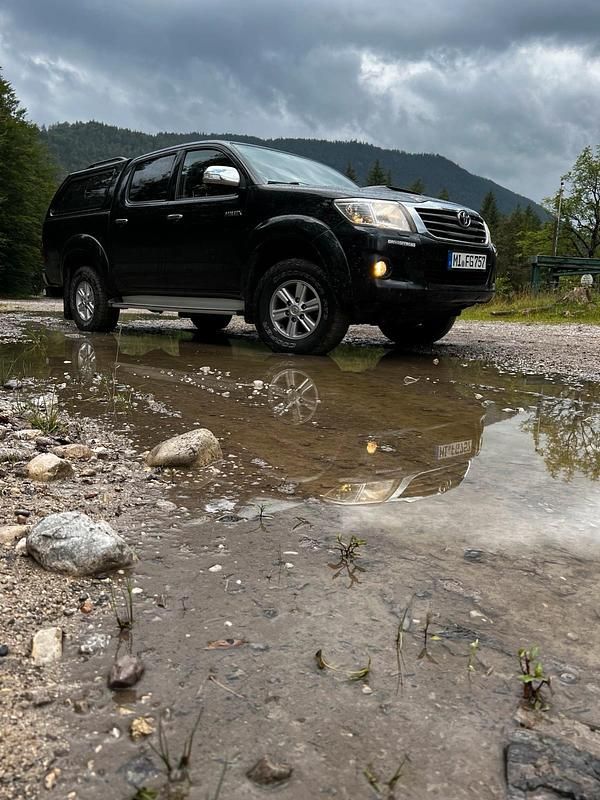 Schwarz Gebraucht 2014 Toyota HiLux Abholung | 17.999 € (Fairer Preis) - Bild 1/4