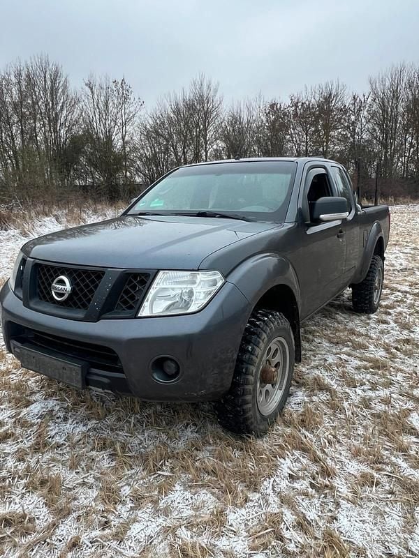 Gebraucht Nissan Navara 190 PS (139 kW) 2011 Grau Pickup