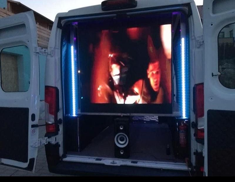 Weiß Gebraucht 2018 Citroën Jumper Profi Van / Kleinbus | 26.999 € - Bild 1/4