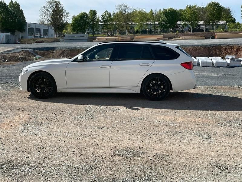 Gebraucht BMW 330 258 PS (189 kW) 2013 Weiß Kombi