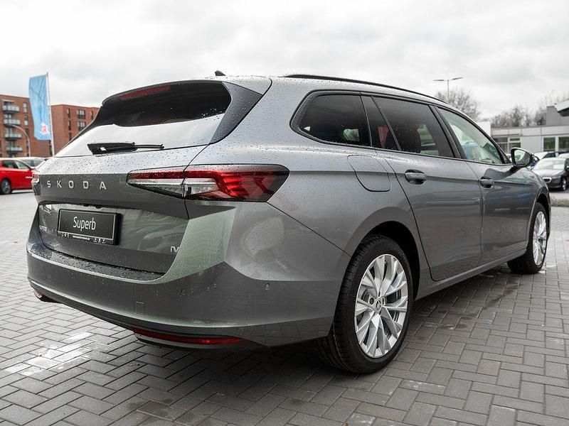 Gebraucht Skoda Superb Selection 204 PS (150 kW) 2024 Grau Kombi