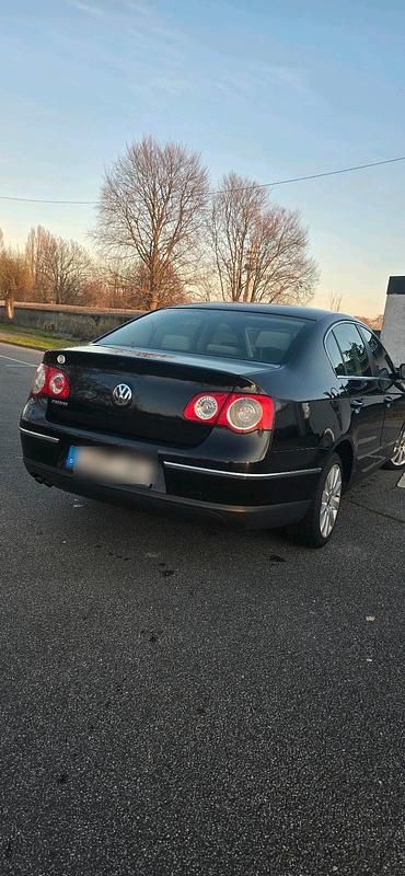 Schwarz Gebraucht 2007 VW Passat Limousine | 3.990 € (Etwas zu teuer) - Bild 1/4