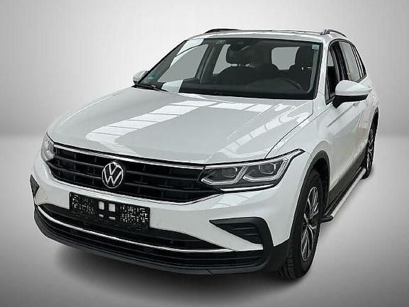 Weiß Gebraucht 2023 VW Tiguan Life SUV | 31.749 € (Fairer Preis) - Bild 1/3
