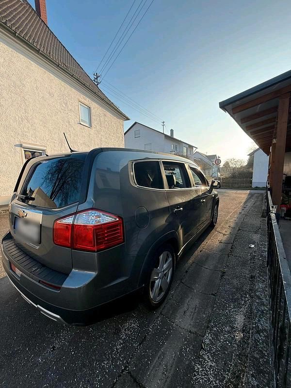Gebraucht Chevrolet Orlando LT 163 PS (119 kW) 2012 Silber Van / Kleinbus