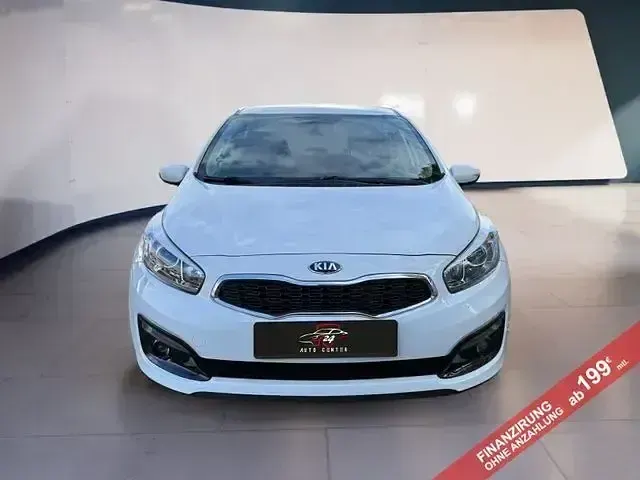Gebraucht Kia Ceed 90 PS (66 kW) 2016 Weiß Kleinwagen
