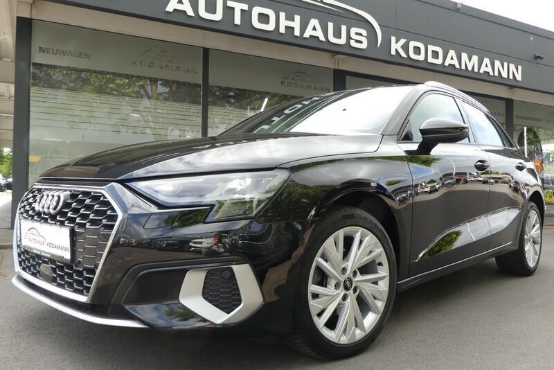 Schwarz Gebraucht 2021 Audi A3 Sportback Advanced Limousine | 24.950 € (Guter Preis) - Bild 1/4
