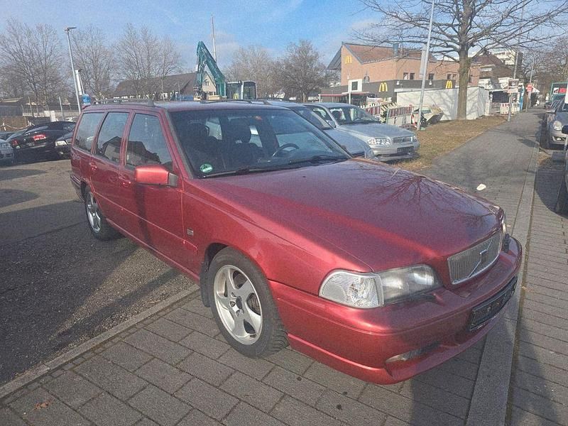 Gebraucht Volvo V70 250 PS (183 kW) 1997 Rot Kombi
