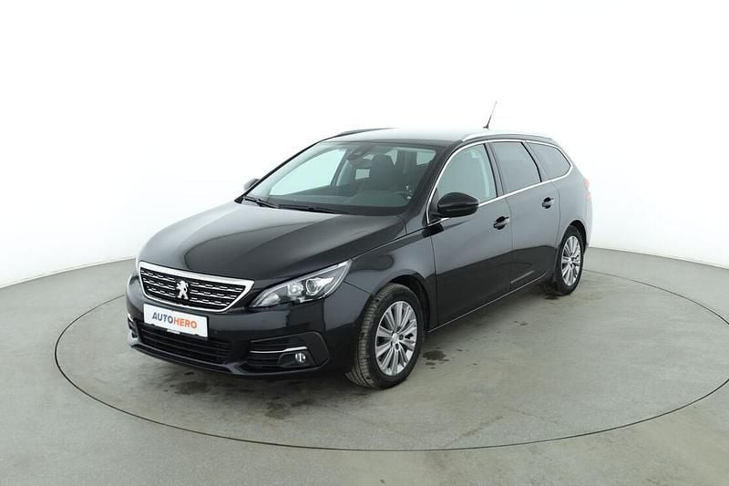 Gebraucht Peugeot 308 Allure 131 PS (96 kW) 2021 Schwarz Kombi