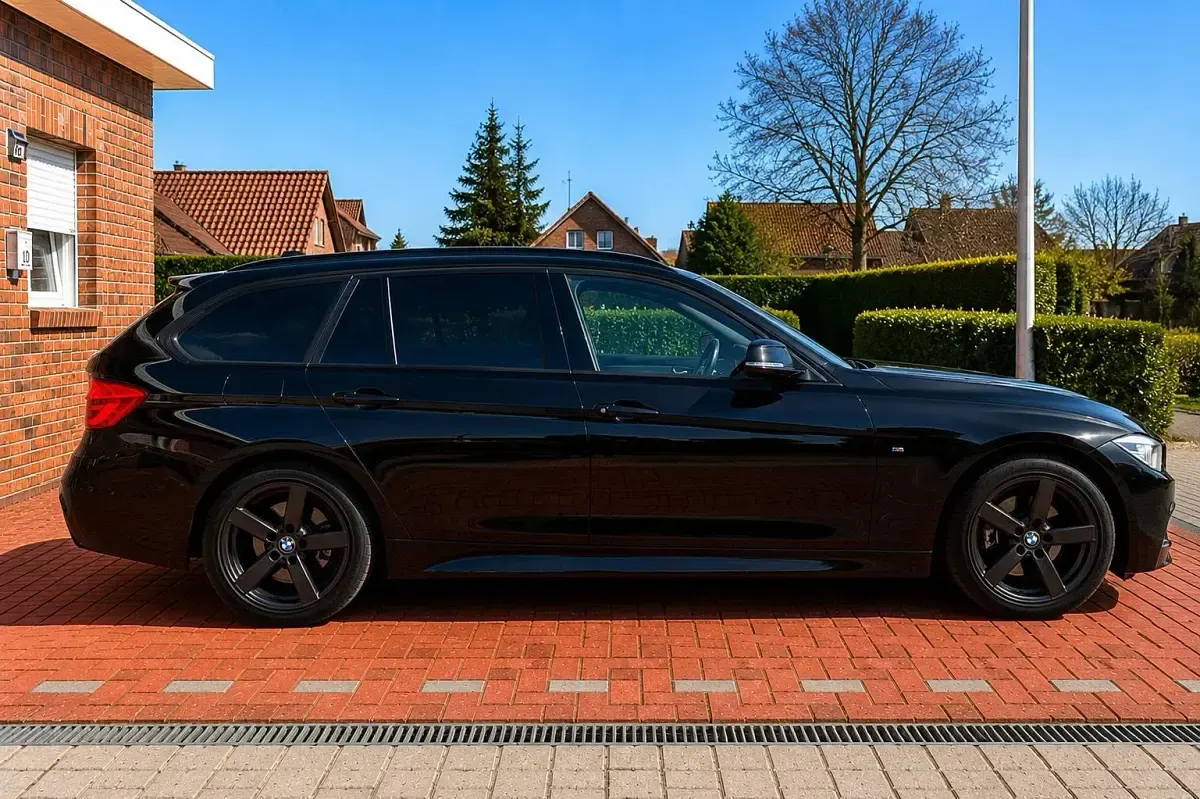 Gebraucht BMW 330 Shadowline 258 PS (189 kW) 2016 Schwarz Kombi