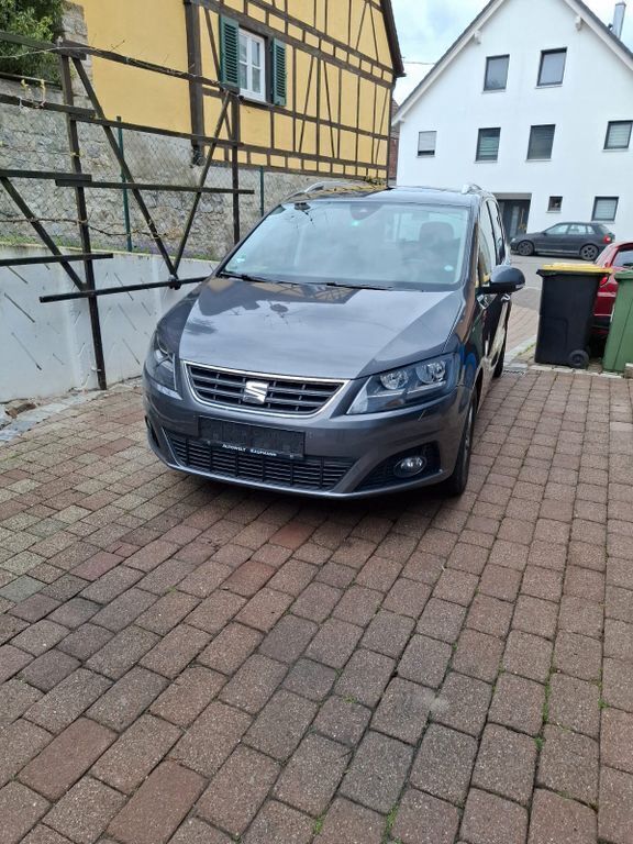 Grau Gebraucht 2017 Seat Alhambra FR-Line Van / Kleinbus | 15.500 € (Superpreis) - Bild 1/4