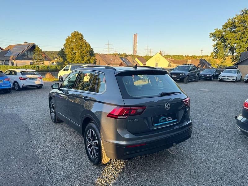 Gebraucht VW Tiguan Comfortline 190 PS (139 kW) 2020 Grau SUV