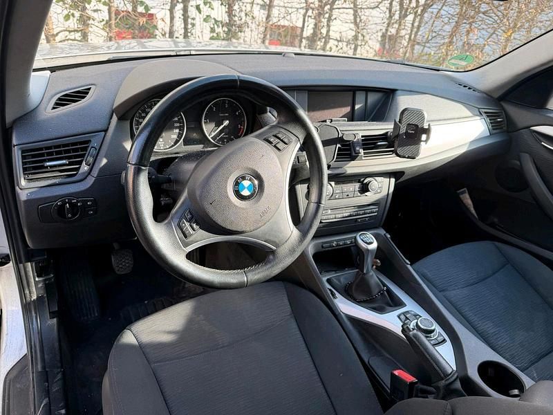 Gebraucht BMW X1 143 PS (105 kW) 2012 Grau SUV