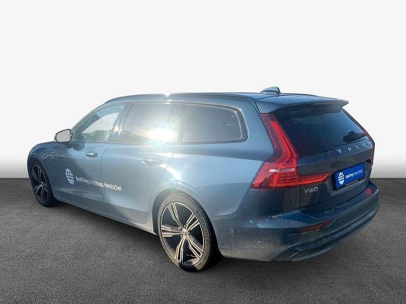 Gebraucht Volvo V60 Plus 197 PS (144 kW) 2024 Blau Kombi
