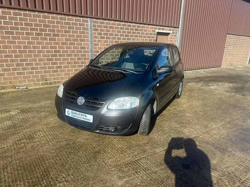 Gebraucht VW Fox Basis 54 PS (39 kW) 2010 Schwarz Kleinwagen
