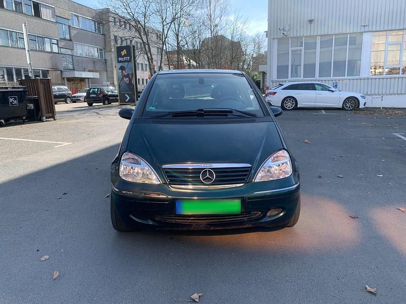Gebraucht Mercedes A190 125 PS (91 kW) 2002 Grün Limousine