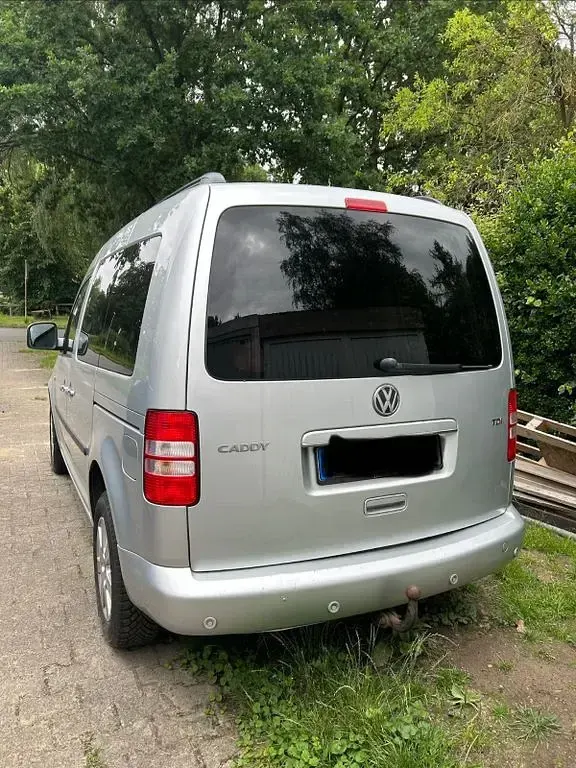Gebraucht VW Caddy Comfortline 102 PS (75 kW) 2011 Silber Van / Kleinbus