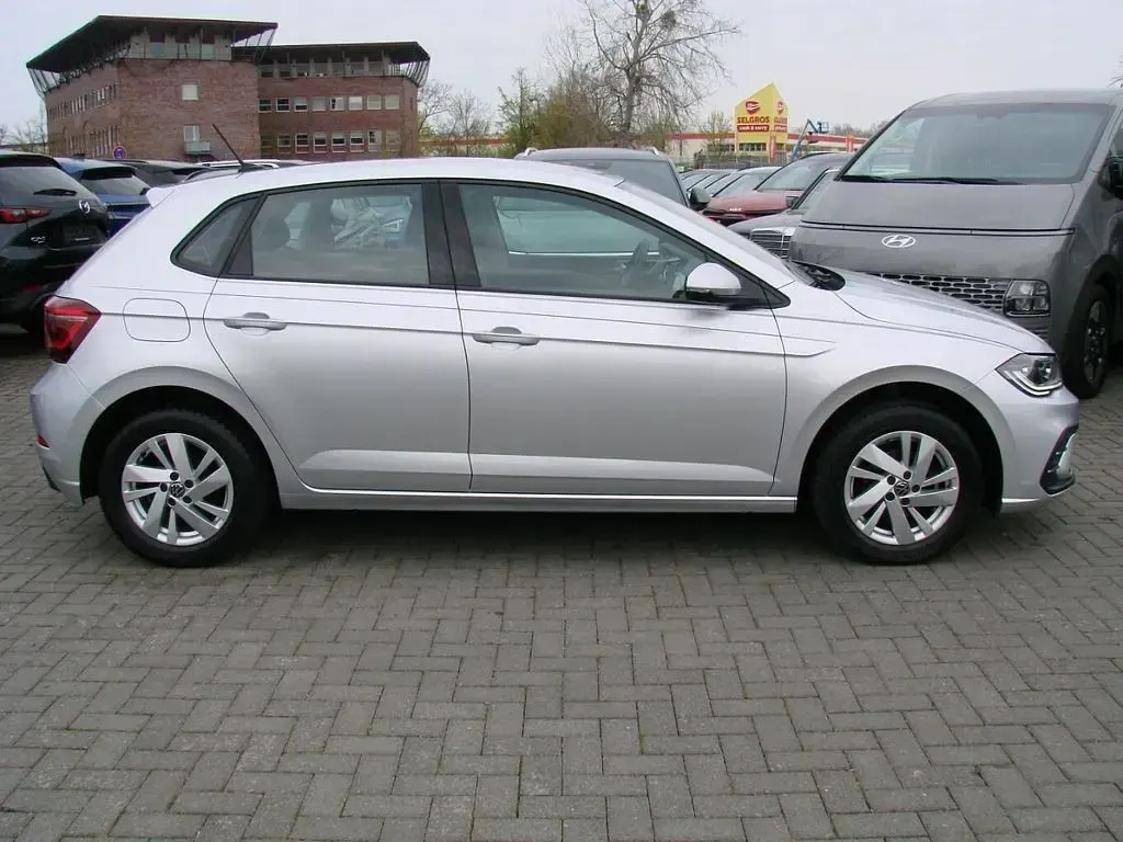 Gebraucht VW Polo Style 95 PS (69 kW) 2023 Reflexsilber metallic Kleinwagen