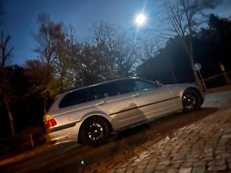 Gebraucht BMW 330 231 PS (169 kW) 2002 Silber Kombi