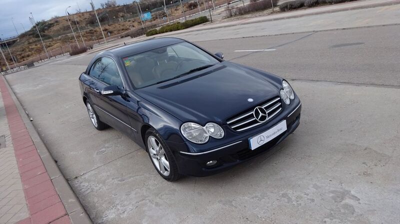 Blau Gebraucht 2007 Mercedes CLK500 Avantgarde | 21.900 € - Bild 1/4