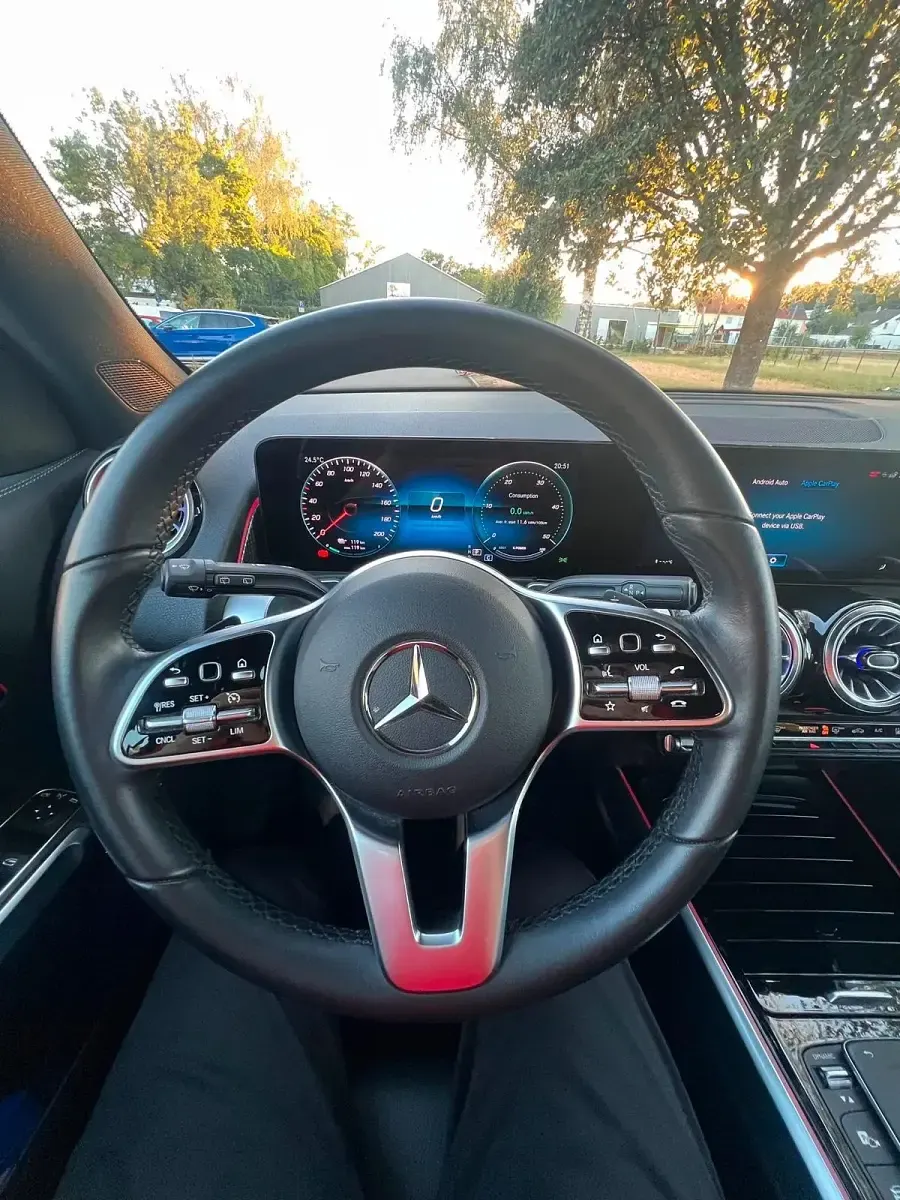 Gebraucht Mercedes EQB250 139 kW (190 PS) 2022 Schwarz SUV