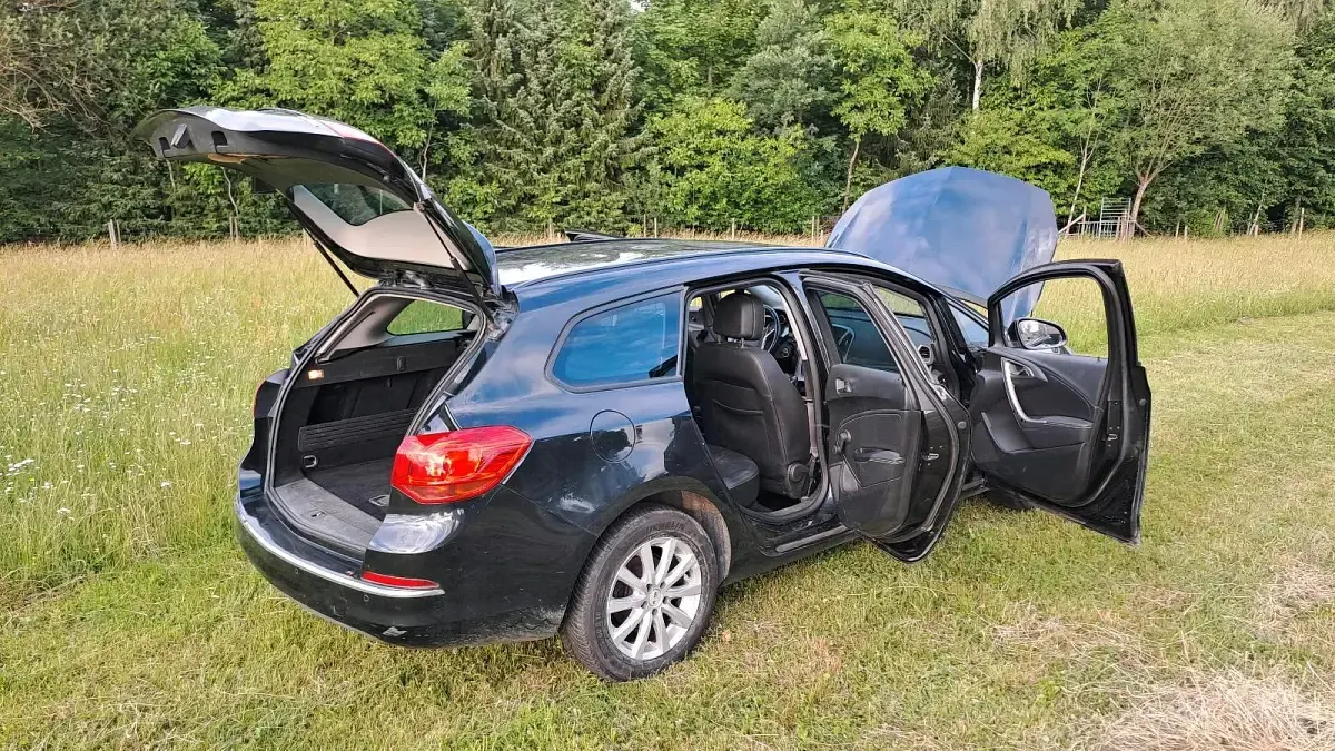 Gebraucht Opel Astra 140 PS (102 kW) 2012 Schwarz Kombi