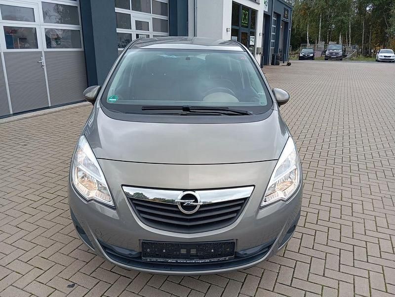 Grau Gebraucht 2010 Opel Meriva Van / Kleinbus | 6.500 € (Teuer) - Bild 1/4