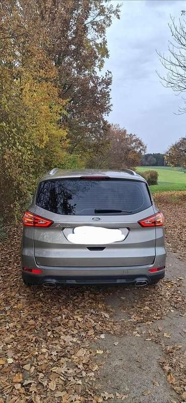 Gebraucht Ford S-MAX Titanium 209 PS (153 kW) 2016 Beige Van / Kleinbus