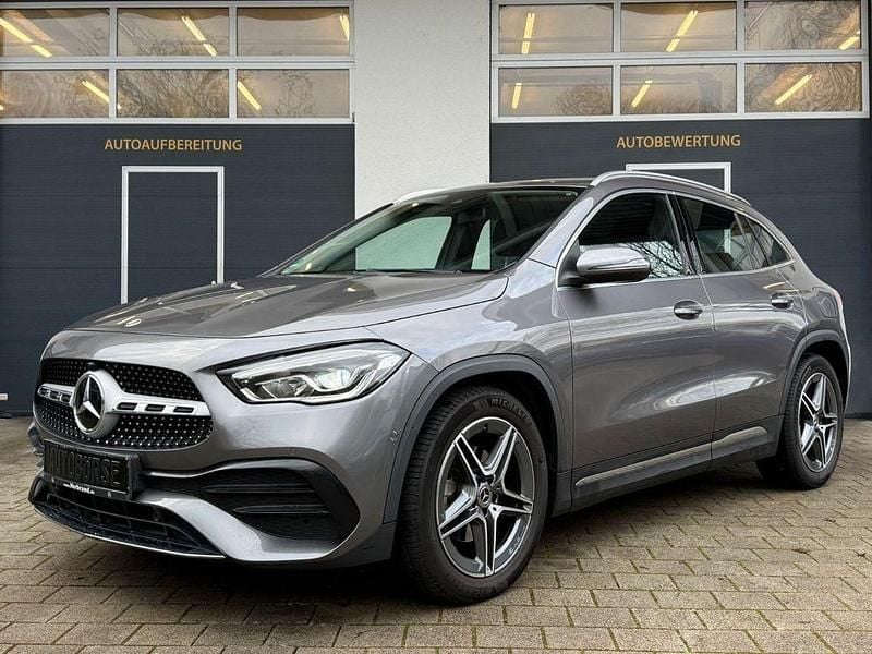 Gebraucht Mercedes GLA200 AMG line 163 PS (119 kW) 2022 Grau SUV