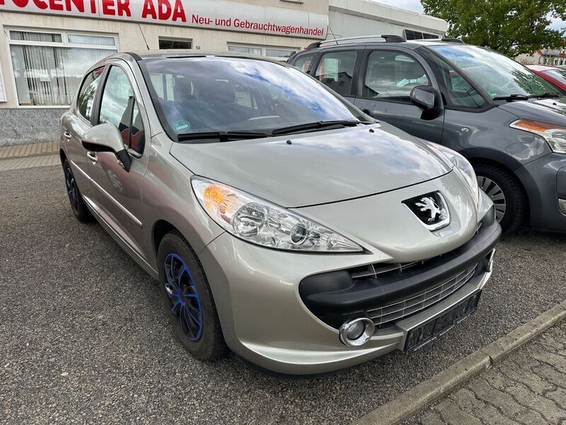 Grau Gebraucht 2007 Peugeot 207 Sport Limousine | 3.999 € (Etwas zu teuer) - Bild 1/4