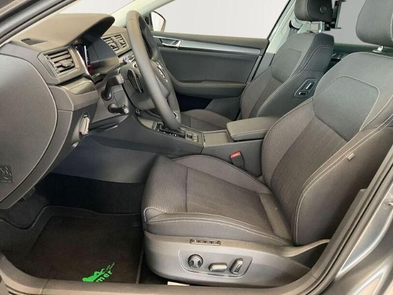 Gebraucht Skoda Superb Style 150 PS (110 kW) 2023 Grau Kombi