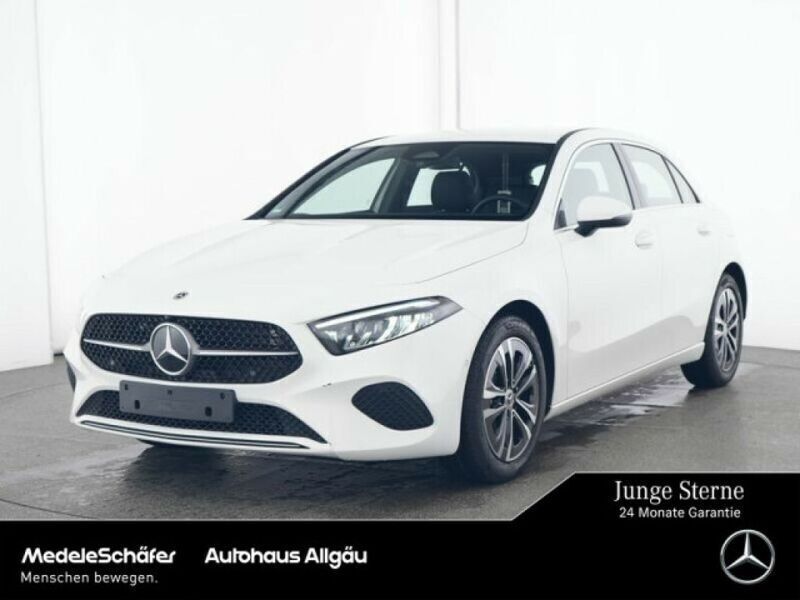 Unilack polarweiß Gebraucht 2024 Mercedes A180 Limousine | 29.869 € (Fairer Preis) - Bild 1/4