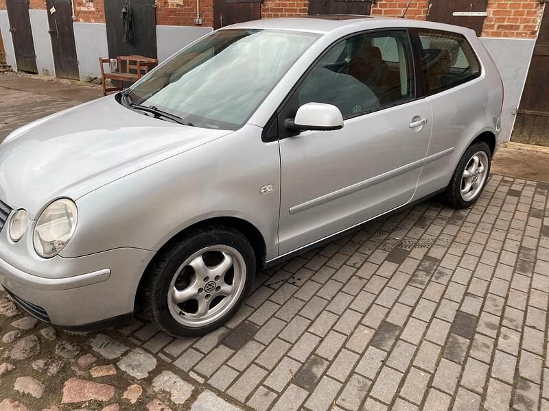 Gebraucht VW Polo 75 PS (55 kW) 2002 Silber Kleinwagen