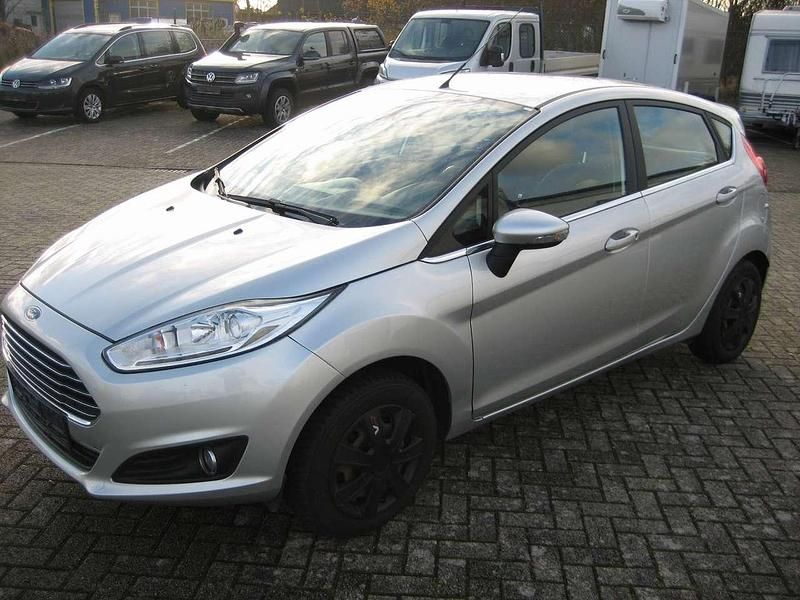 Gebraucht Ford Fiesta 80 PS (58 kW) 2013 Silber Kleinwagen