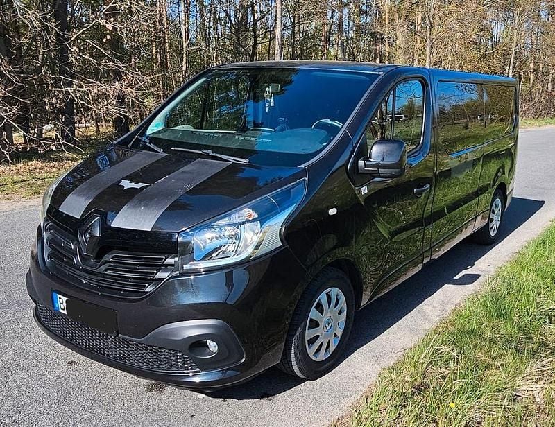 Gebraucht Renault Trafic 145 PS (106 kW) 2016 Schwarz Van / Kleinbus