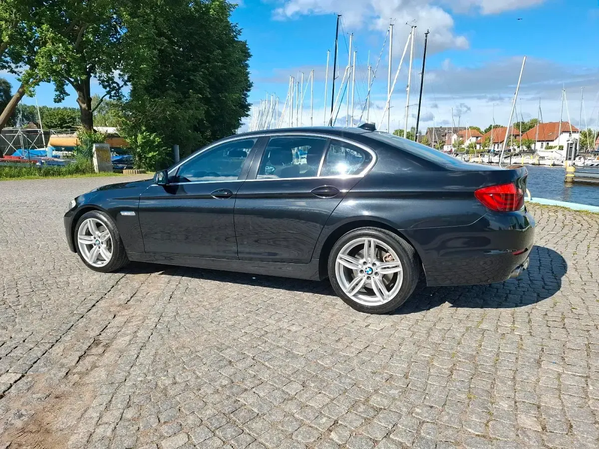 Gebraucht BMW 520 184 PS (135 kW) 2012 Schwarz Limousine