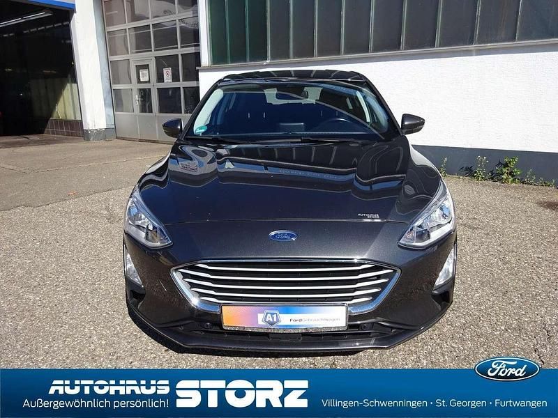 Gebraucht Ford Focus Cool & Connect 101 PS (74 kW) 2019 Grau Limousine