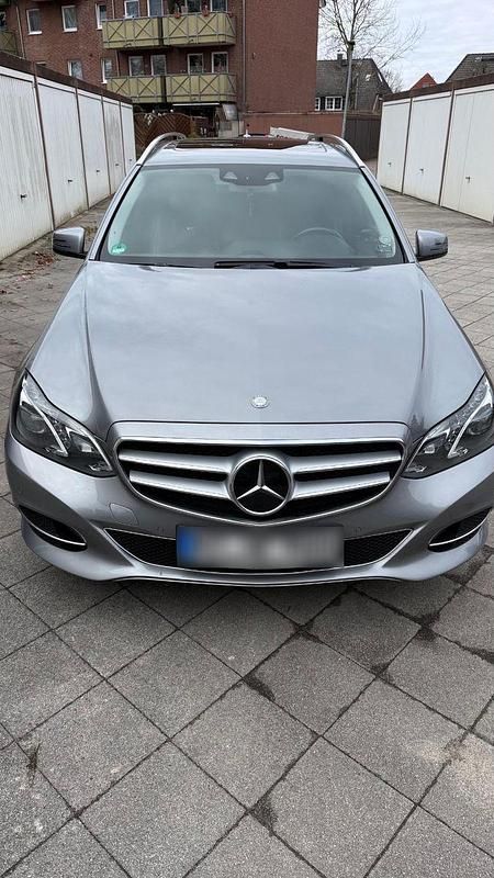 Gebraucht Mercedes E220 Edition 170 PS (125 kW) 2015 Grau Kombi