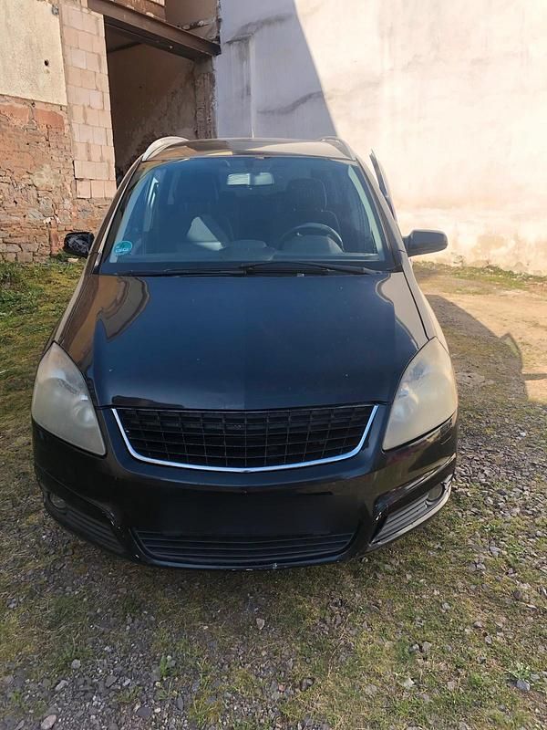 Schwarz Gebraucht 2006 Opel Zafira Van / Kleinbus | 750 € (Superpreis) - Bild 1/4