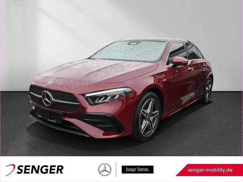 Manufaktur lack manufaktur pat Gebraucht 2025 Mercedes A250 AMG Limousine | 38.390 € (Teuer) - Bild 1/1