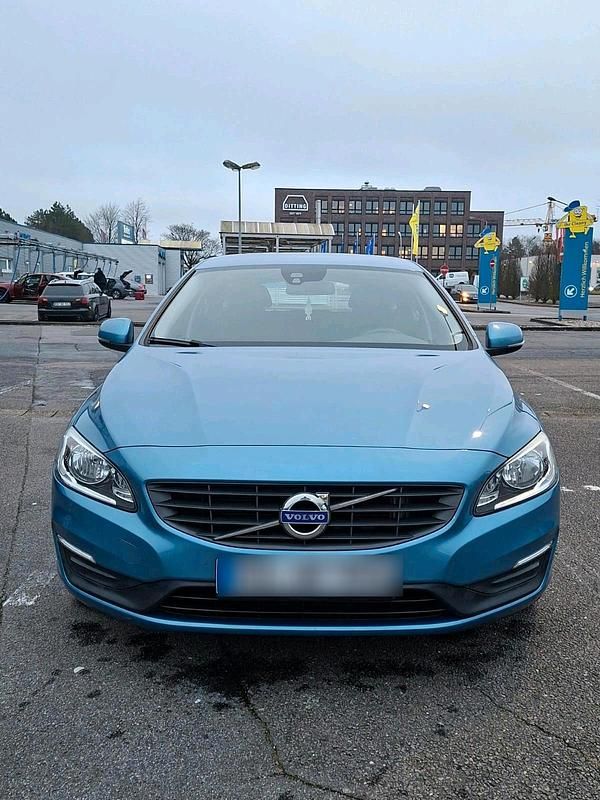 Gebraucht Volvo V60 150 PS (110 kW) 2016 Blau Kombi