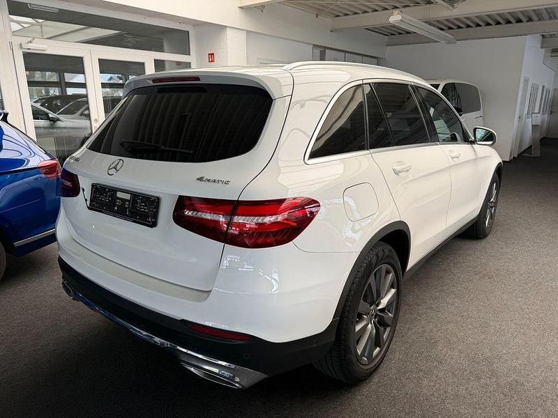 Gebraucht Mercedes GLC220 176 PS (129 kW) 2018 Weiß SUV