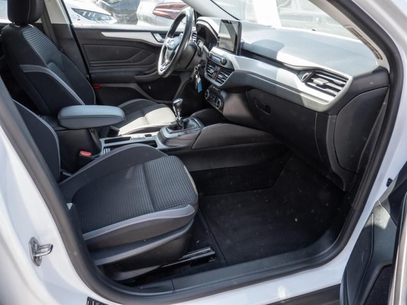 Gebraucht Ford Focus Cool & Connect 95 PS (69 kW) 2022 Frostweiß Kombi