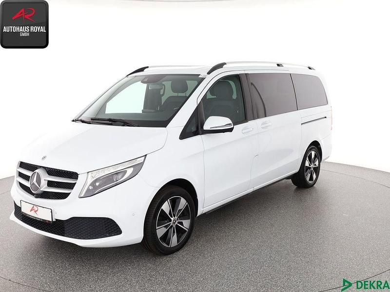 Weiß Gebraucht 2019 Mercedes V300 Van / Kleinbus | 43.860 € (Superpreis) - Bild 1/4