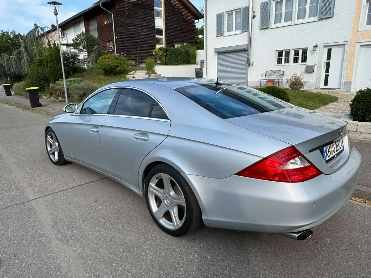 Gebraucht Mercedes CLS320 224 PS (164 kW) 2006 Silber Coupé