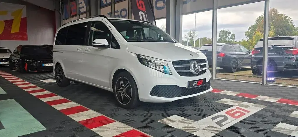 Gebraucht Mercedes V250 190 PS (139 kW) 2021 Weiß Van / Kleinbus
