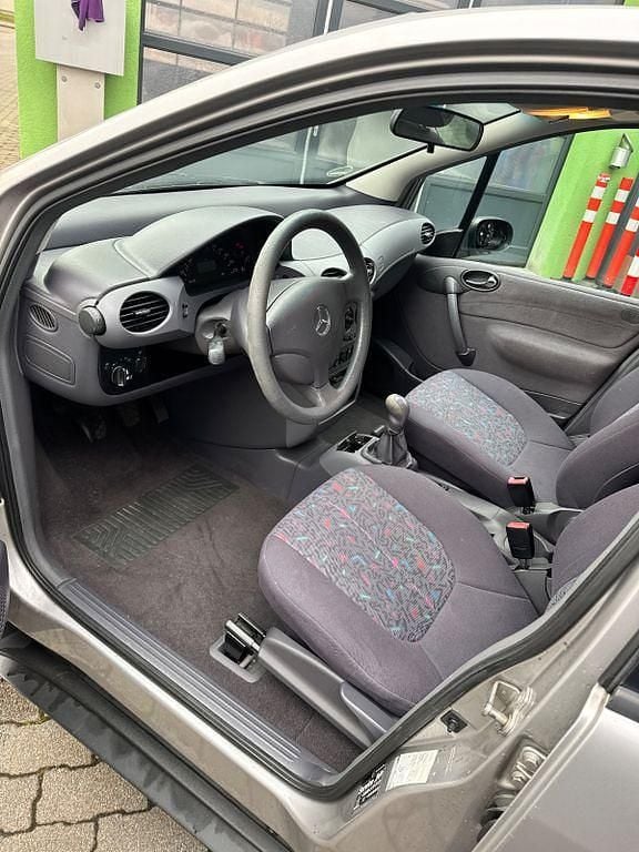Gebraucht Mercedes A160 Classic 102 PS (75 kW) 2000 Silber Van / Kleinbus