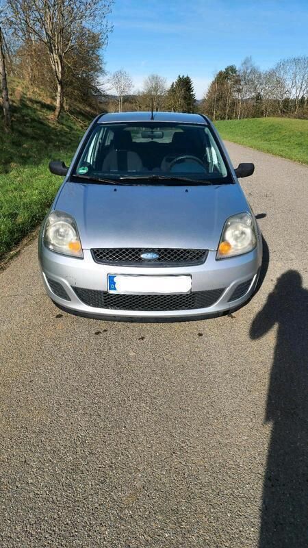 Grau Gebraucht 2008 Ford Fiesta Kleinwagen | 1.100 € (Fairer Preis) - Bild 1/4