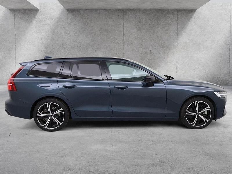 Gebraucht Volvo V60 Ultra 455 PS (334 kW) 2025 Denim blue Kombi