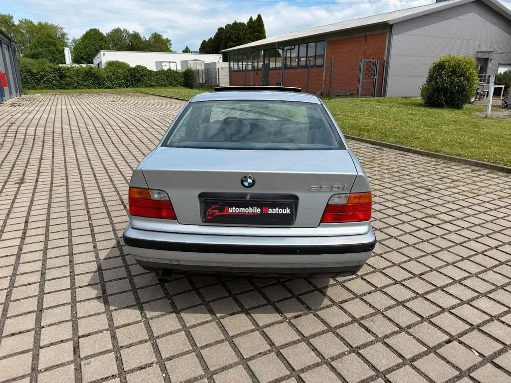 Gebraucht BMW 320 150 PS (110 kW) 1996 Silber Limousine